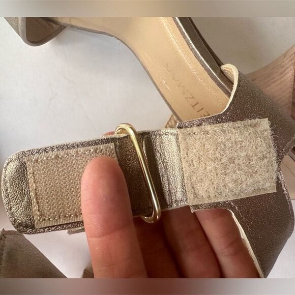 Stuart Weitzman Broadband City Leather Sandal in Gold / Bronze Metallic Size 7 - Picture 12 of 16